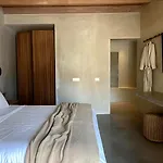 Rozalia Guesthome For 8gst With Pool In Mikonos